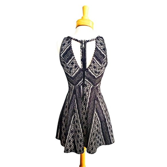 SALE Free People Miss Connections Black Lace Nude Lined Mini Fit & Flare Dress 0 - Picture 5 of 12